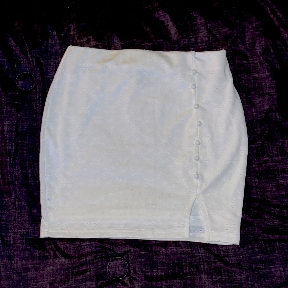 White detailed skirt